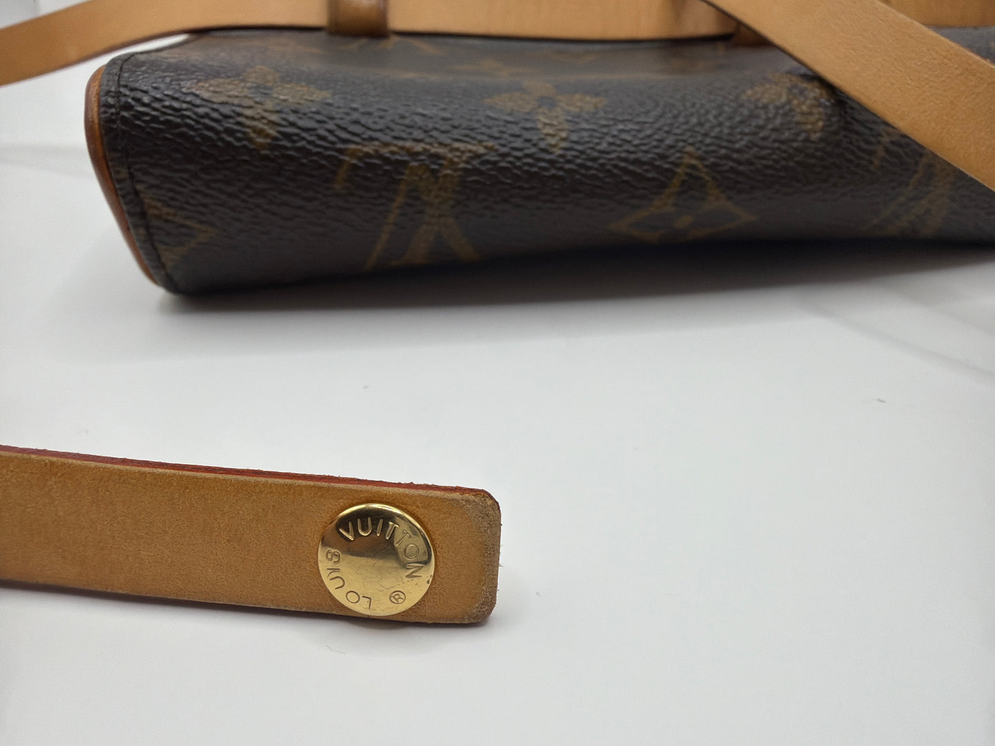 Authentic Louis Vuitton Florentine Monogram Belt Bag (S) – Vintage LV Waist Bag – COA, Dust Bag & Chain