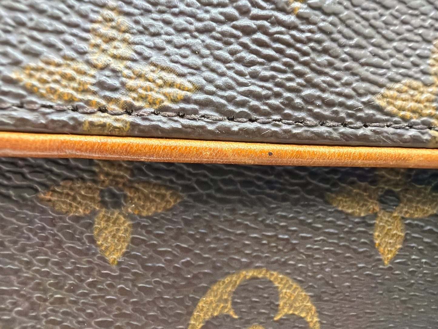 Authentic Louis Vuitton Florentine Monogram Belt Bag (S) – Vintage LV Waist Bag – COA, Dust Bag & Chain