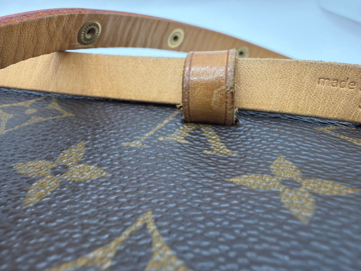 Authentic Louis Vuitton Florentine Monogram Belt Bag (S) – Vintage LV Waist Bag – COA, Dust Bag & Chain