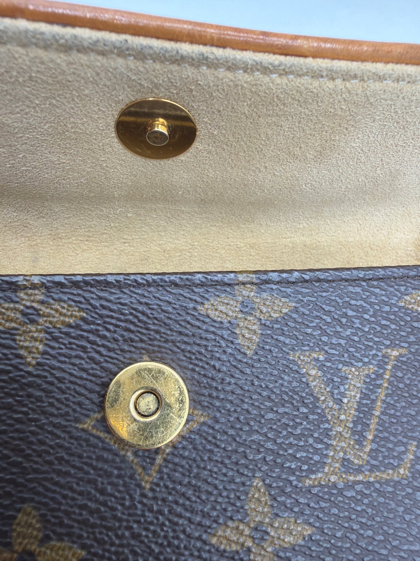 Authentic Louis Vuitton Florentine Monogram Belt Bag (S) – Vintage LV Waist Bag – COA, Dust Bag & Chain