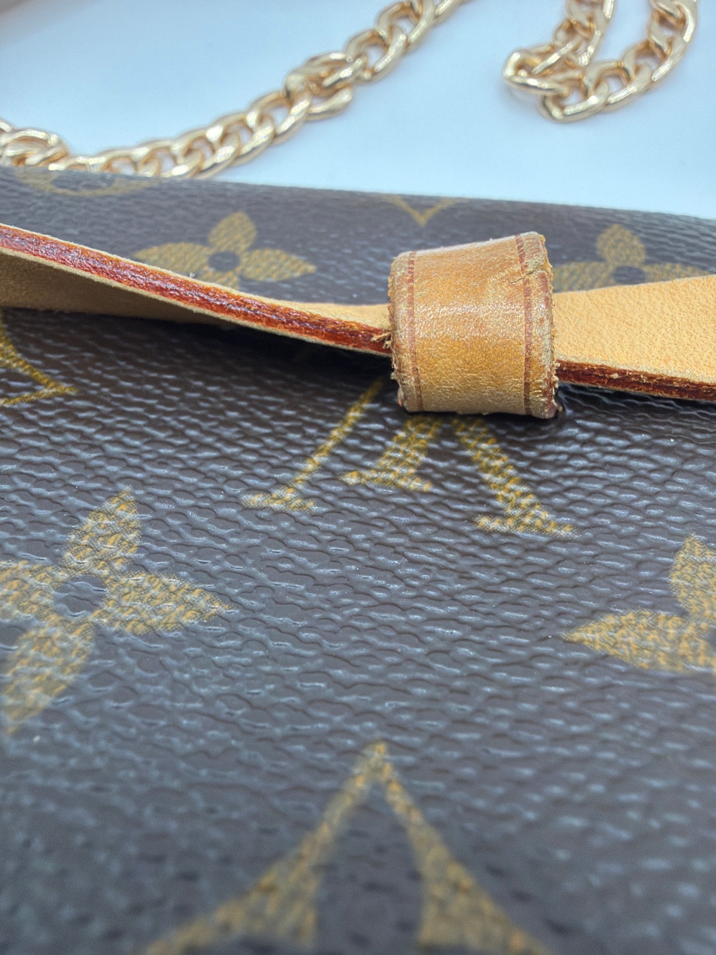 Authentic Louis Vuitton Florentine Monogram Belt Bag (S) – Vintage LV Waist Bag – COA, Dust Bag & Chain