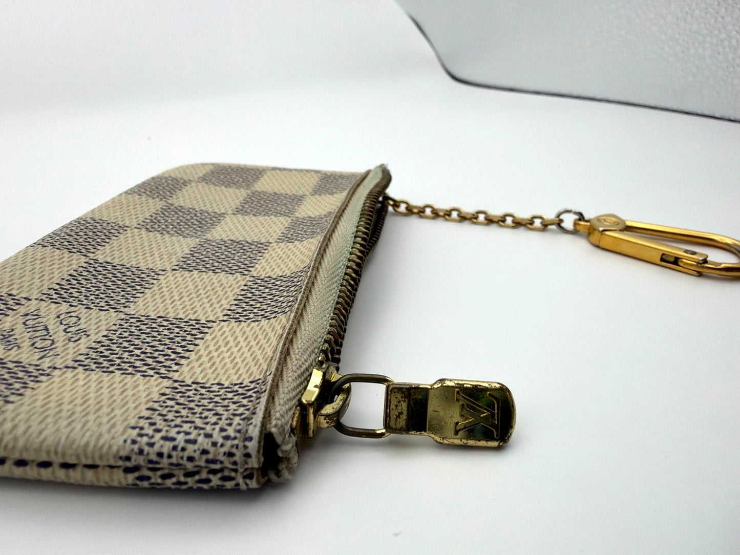 Louis Vuitton Damier Azur Key Pouch / Cles – Authentic – Made in France – CT4137 - Resale Thrift Boutique LLC.
